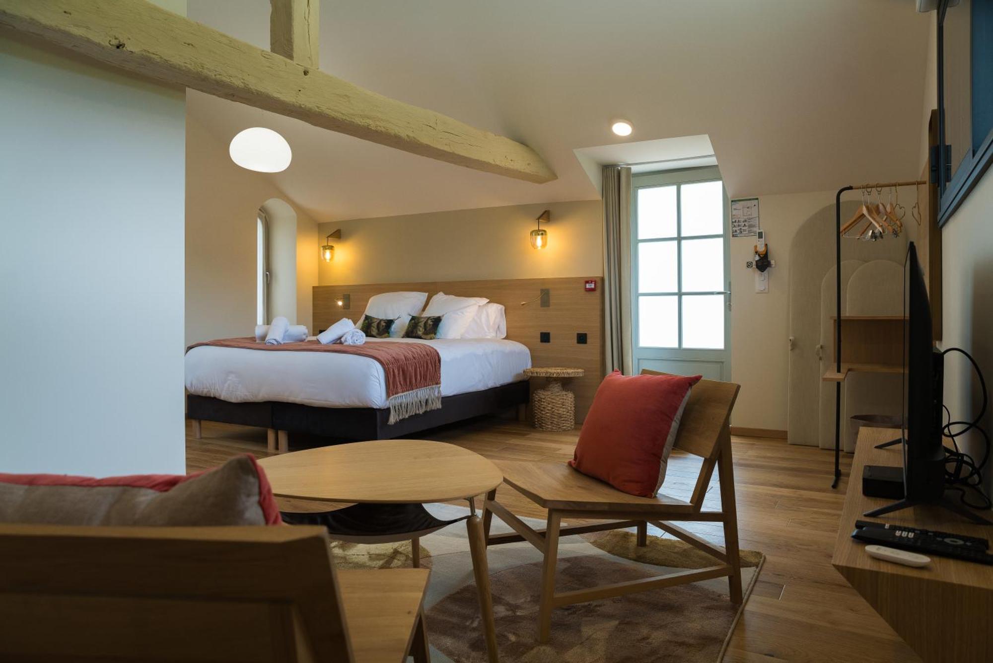 Domaine De L'Ecorcerie Hotel Fontaine-le-Comte Buitenkant foto